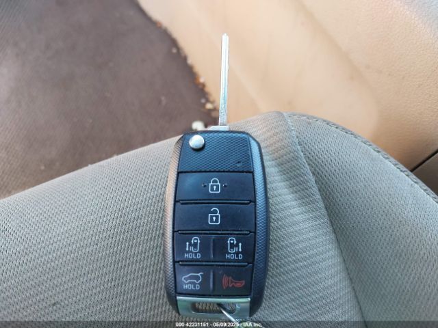 KNDMB5C1XF6069958 KIA SEDONA LX