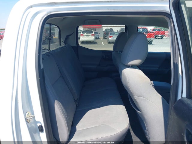 5TFAX5GN5KX156933 Toyota Tacoma Sr