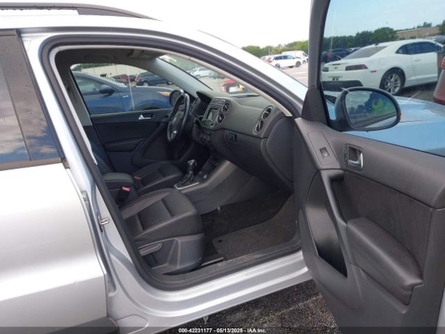 WVGAV7AX5GW592721 Volkswagen TIGUAN S