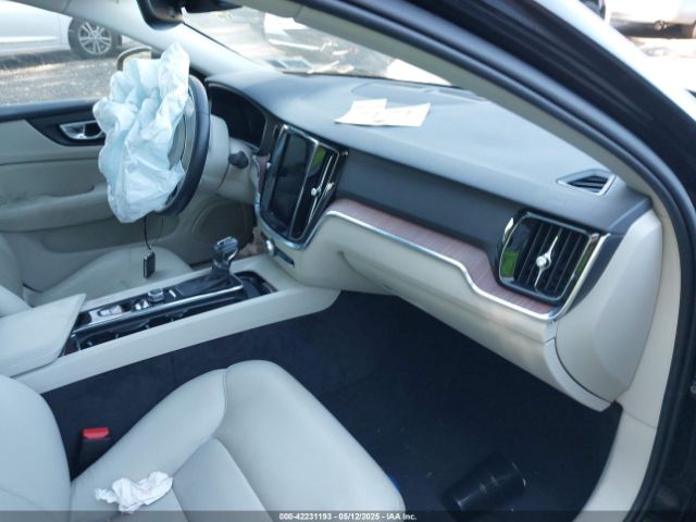 2021 VOLVO S60 7JR102FK4MG095623 Photo 4