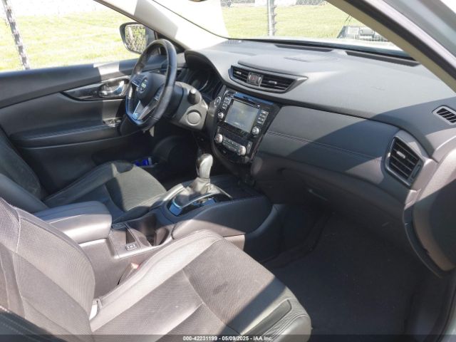 JN8AT2MV2HW285178 Nissan Rogue Sl