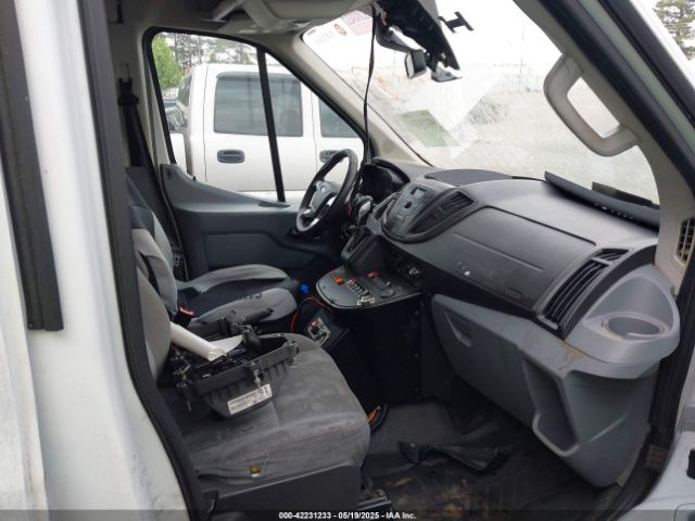 1FDYR2CM2HKB02558 Ford Transit-250