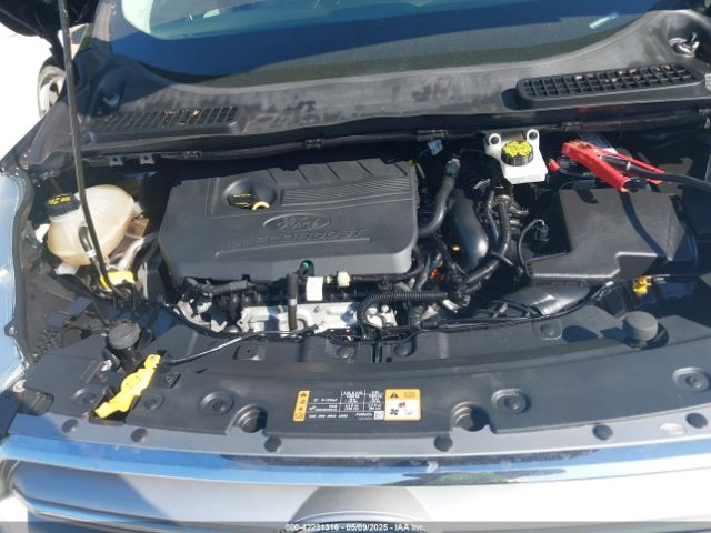 1FMCU9GD4HUD47619 Ford ESCAPE SE
