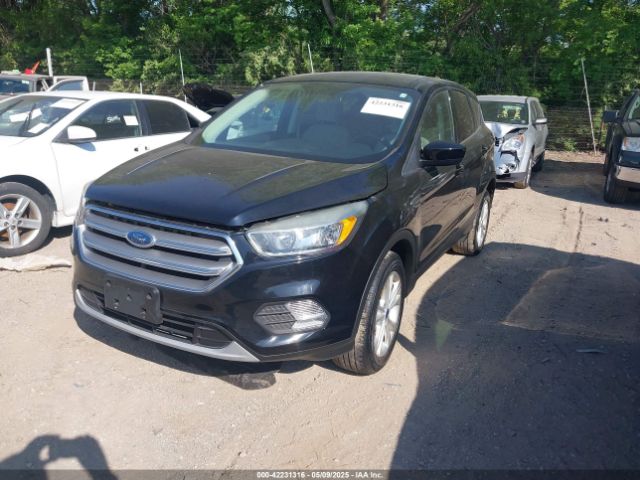 1FMCU9GD4HUD47619 Ford ESCAPE SE