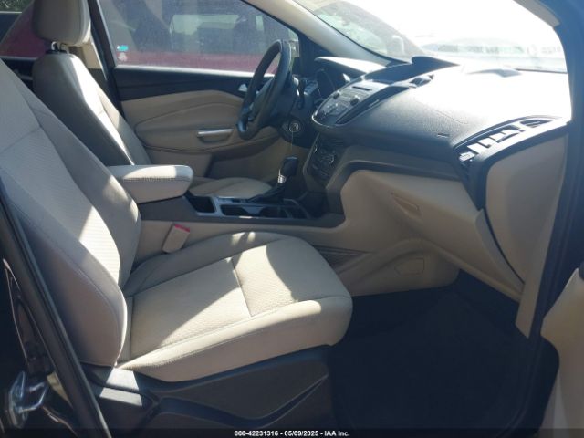 1FMCU9GD4HUD47619 Ford ESCAPE SE