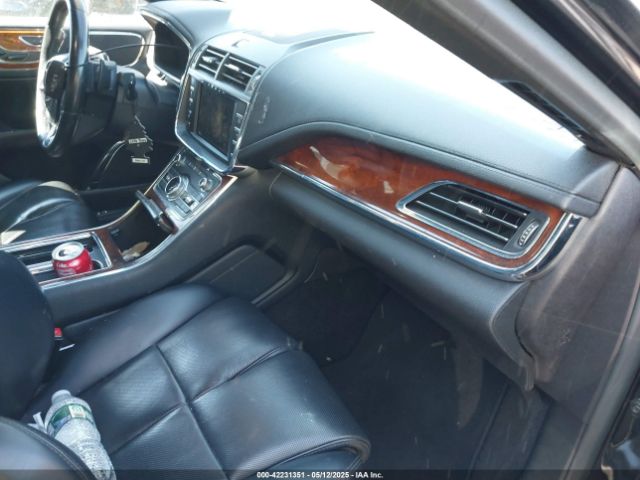 1LN6L9HK3H5606334 Lincoln Continental Livery
