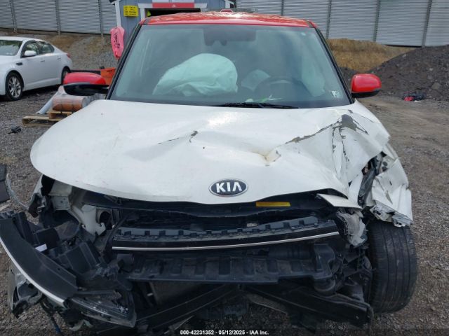 KNDJ63AU9L7057430 KIA Soul Gt-line
