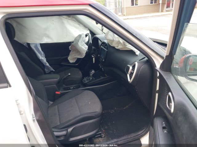 KNDJ63AU9L7057430 KIA Soul Gt-line