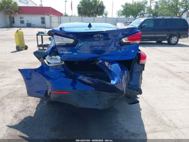 3KPFL4A70HE110425 KIA FORTE S