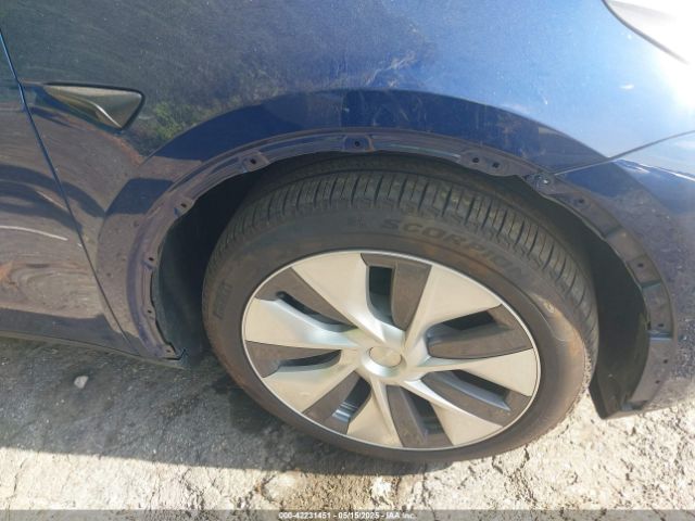 7SAYGDEE5RA285075 Tesla Model Y