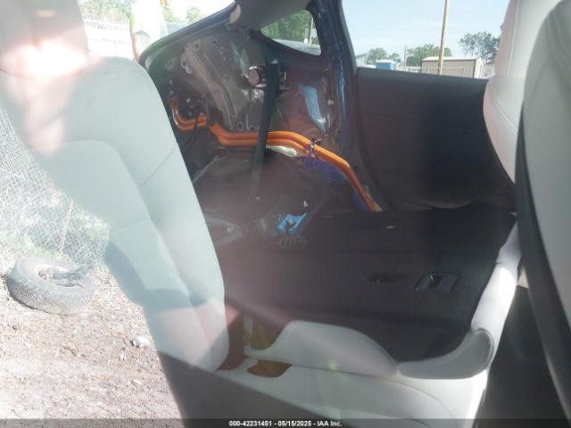7SAYGDEE5RA285075 Tesla Model Y