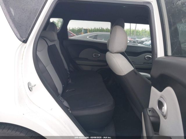 KNDJN2A20F7125131 KIA Soul