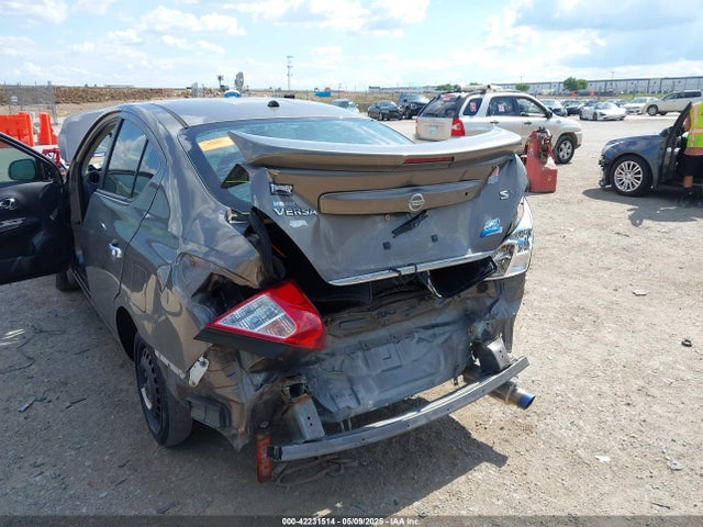 3N1CN7AP0EL837167 Nissan Versa 1.6 Sv