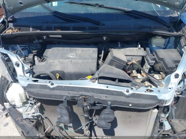 5TDYK3DC9GS708693 Toyota Sienna Xle 8 Passenger