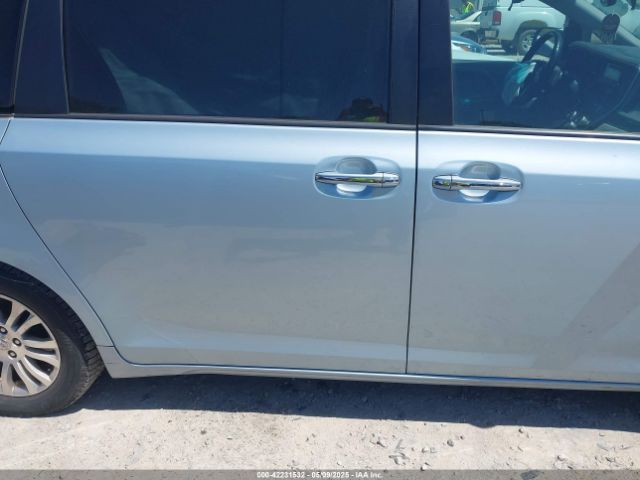 5TDYK3DC9GS708693 Toyota Sienna Xle 8 Passenger