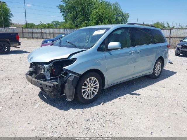 5TDYK3DC9GS708693 Toyota Sienna Xle 8 Passenger