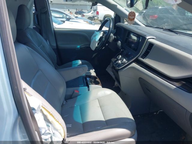 5TDYK3DC9GS708693 Toyota Sienna Xle 8 Passenger
