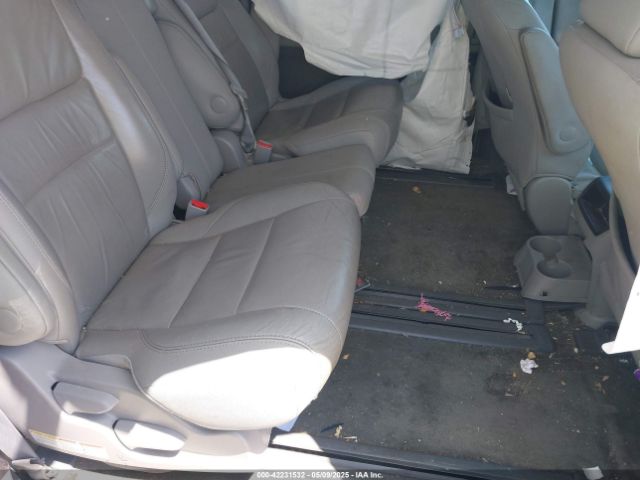 5TDYK3DC9GS708693 Toyota Sienna Xle 8 Passenger