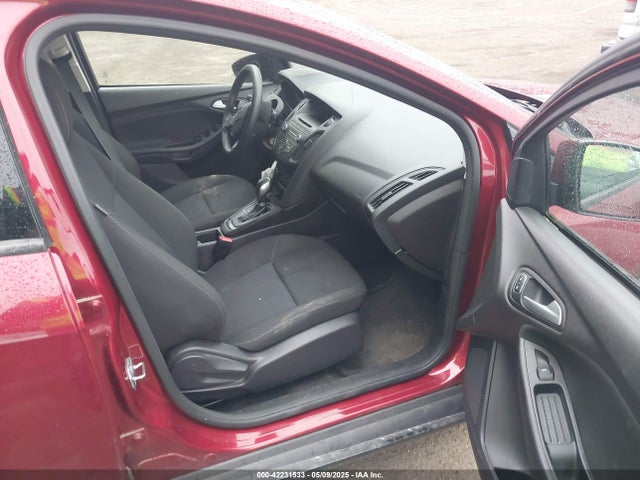 1FADP3K25HL338653 Ford FOCUS SE