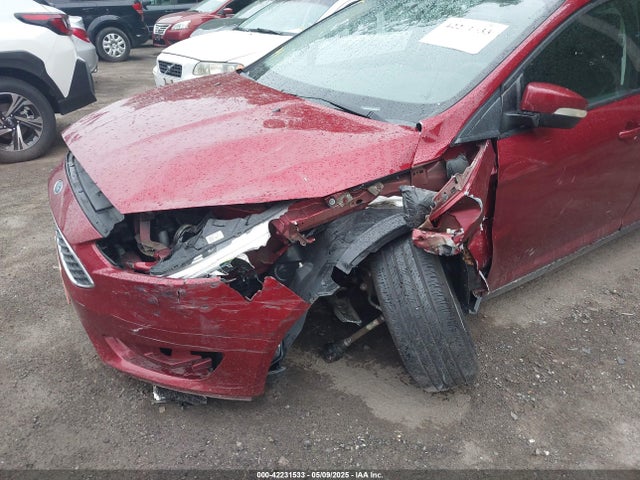 1FADP3K25HL338653 Ford FOCUS SE