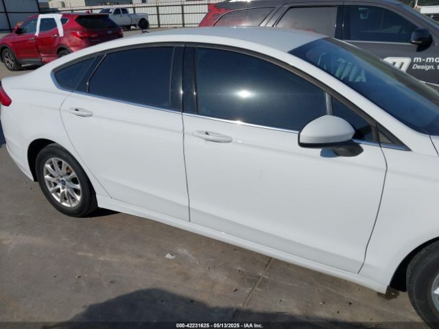 3FA6P0G76JR109403 Ford FUSION S