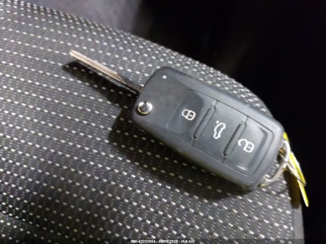 1VWAS7A30GC013577 Volkswagen Passat 1.8t S
