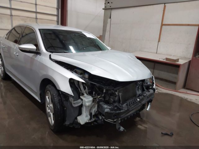 1VWAS7A30GC013577 Volkswagen Passat 1.8t S
