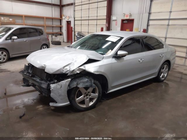 1VWAS7A30GC013577 Volkswagen Passat 1.8t S