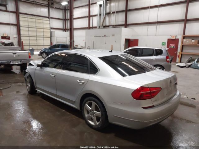 1VWAS7A30GC013577 Volkswagen Passat 1.8t S
