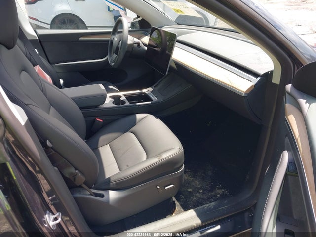 7SAYGDEE9RA306574 Tesla 2024