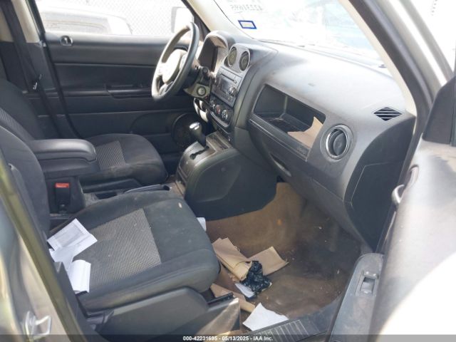 1C4NJPBA3GD735222 Jeep Patriot Sport
