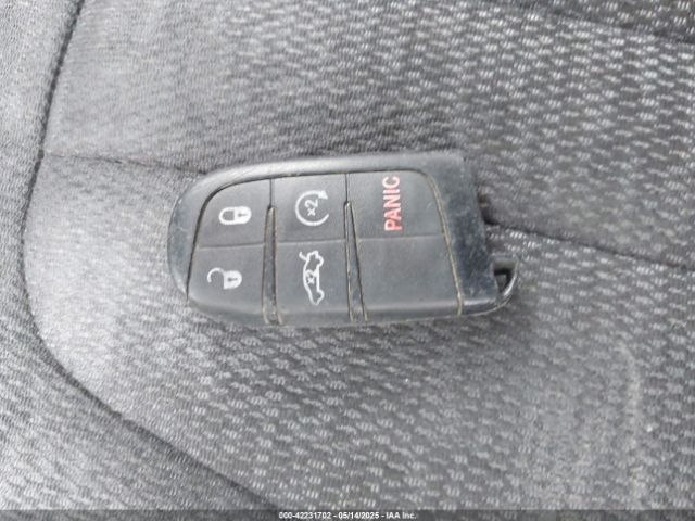 1C3CCCBG8FN551860 Chrysler 200