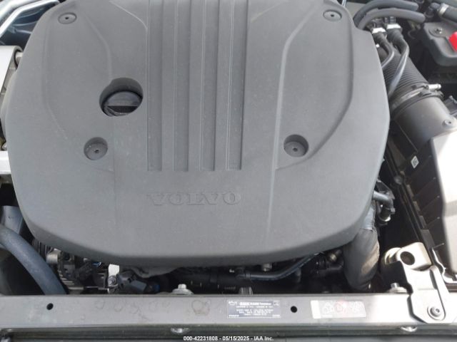 7JRL12FL9RG294057 Volvo S60 B5 Plus Dark Theme