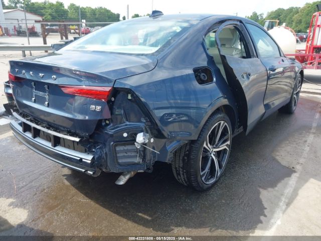 7JRL12FL9RG294057 Volvo S60 B5 Plus Dark Theme
