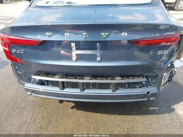 7JRL12FL9RG294057 Volvo S60 B5 Plus Dark Theme