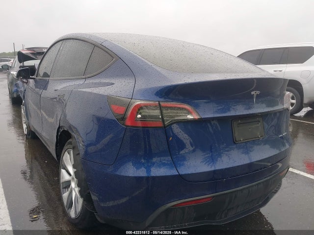 2023 TESLA MODEL Y 7SAYGDEE0PA130639 Photo 2