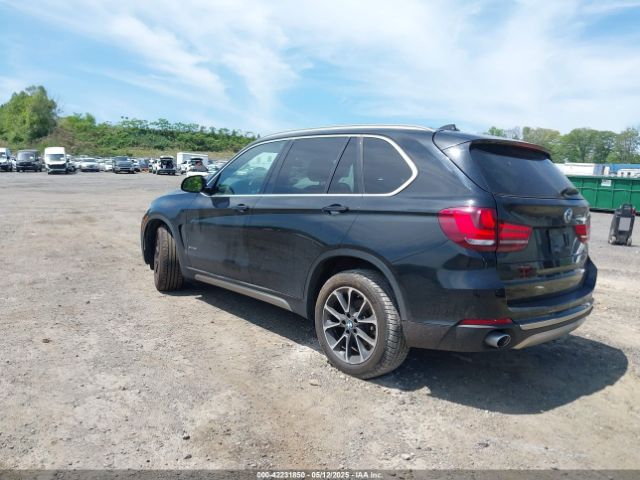 2017 BMW X5 5UXKR0C59H0V68103 Photo 2