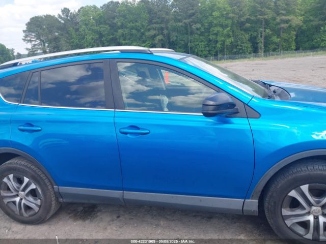 JTMZFREV8GD084635 Toyota RAV4 LE