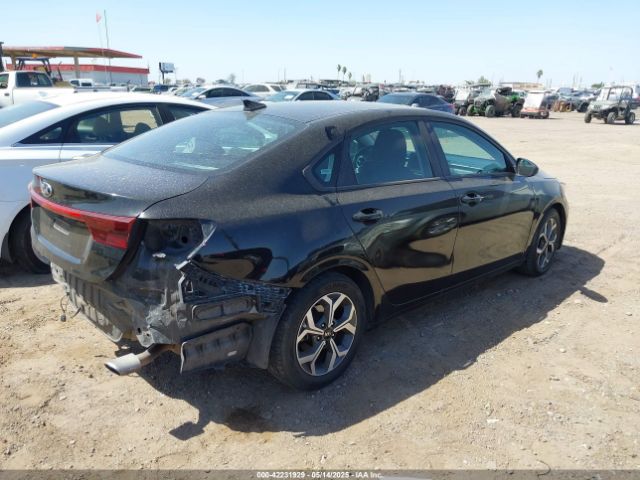 3KPF24AD2ME338591 KIA Forte Lxs