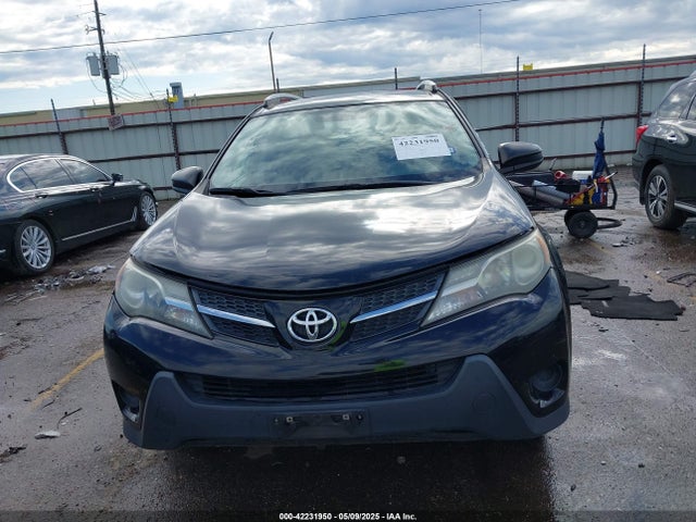 2T3ZFREV8FW158976 Toyota RAV4 LE