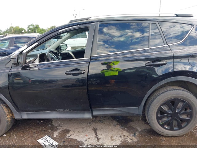 2T3ZFREV8FW158976 Toyota RAV4 LE