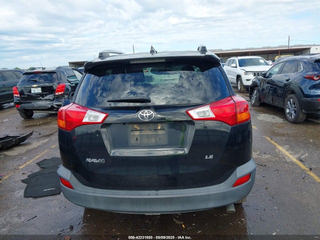 2T3ZFREV8FW158976 Toyota RAV4 LE