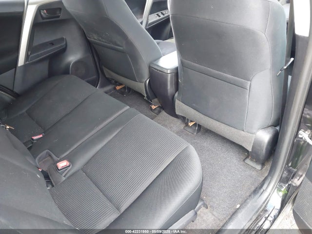 2T3ZFREV8FW158976 Toyota RAV4 LE
