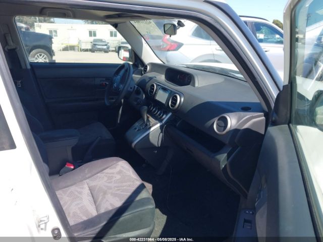 JTLZE4FE6FJ068474 Scion XB