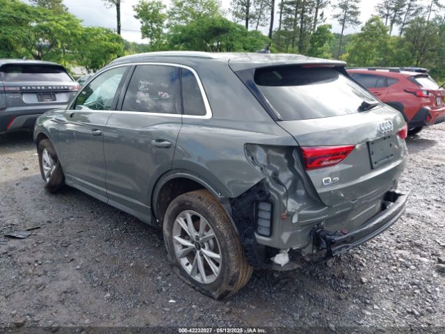 2021 AUDI Q3 WA1DECF39M1102591 Photo 2