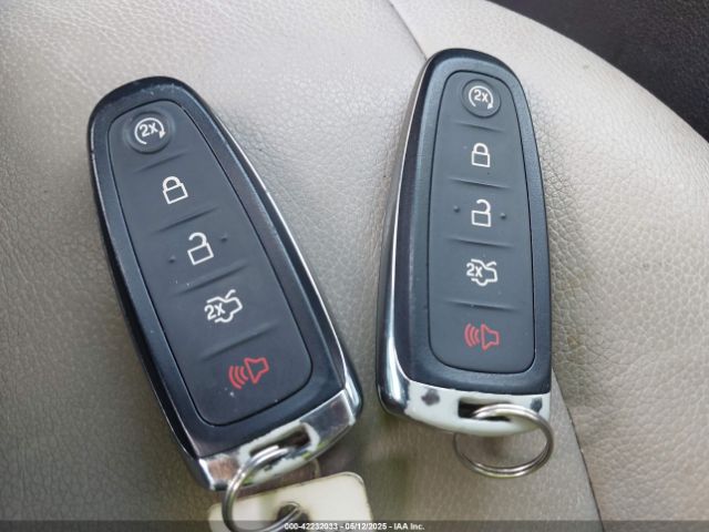1FMCU0GD1KUA12322 Ford ESCAPE SE