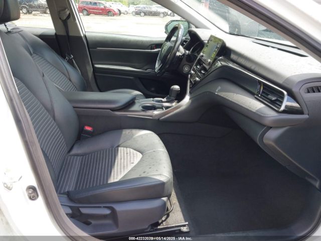 2021 TOYOTA CAMRY 4T1G11AK1MU421558 Photo 4