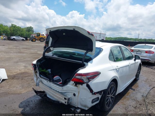 2021 TOYOTA CAMRY 4T1G11AK1MU421558 Photo 5