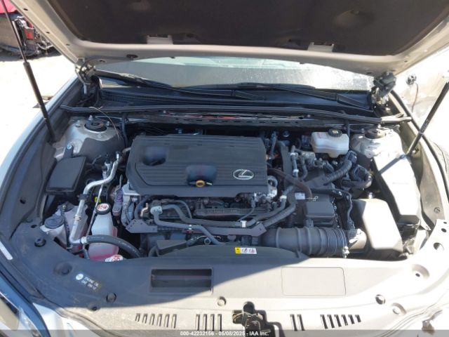 58ADA1C13NU019137 Lexus ES 300H