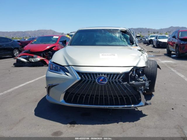 58ADA1C13NU019137 Lexus ES 300H